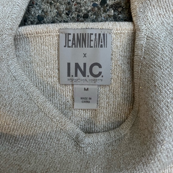 Sparkly gold tank size meduium - Picture 2 of 3